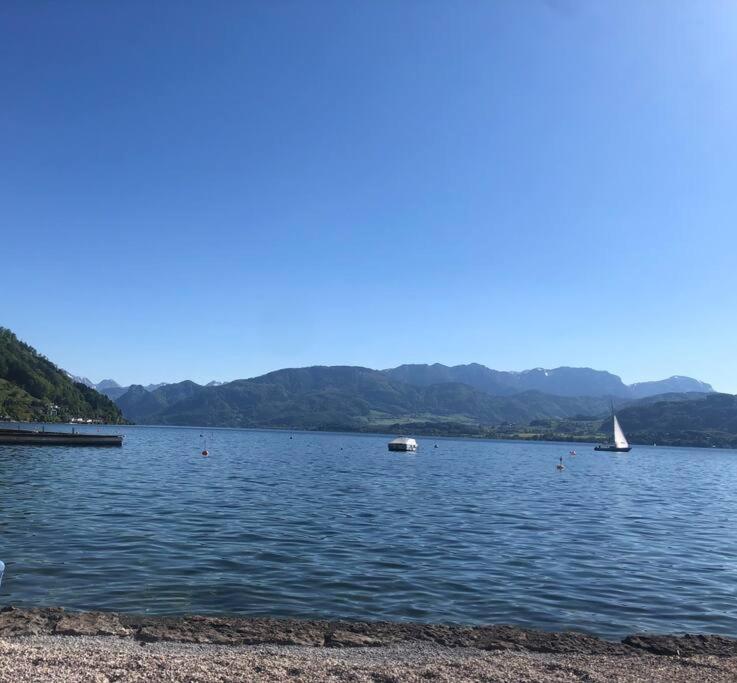 Wohnung See- Und Bergnaehe Gmunden Exterior foto